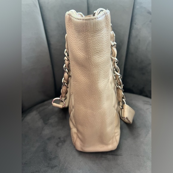 CHANEL Caviar Quilted Petite Shopping Tote PST - Picture 7 of 15